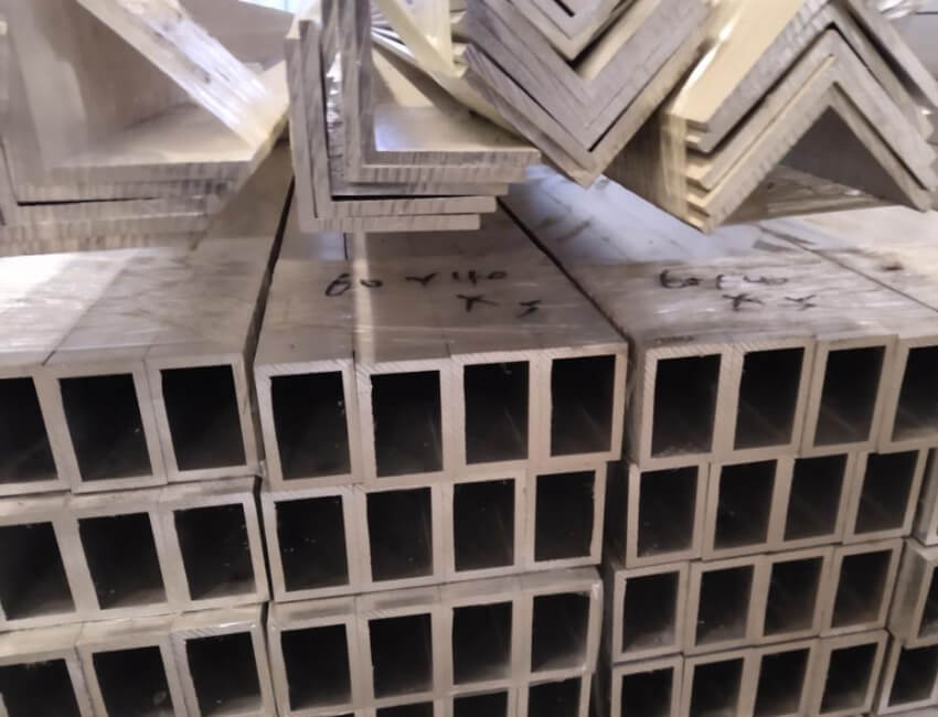 Fábrica de tubos cuadrados de aluminio.