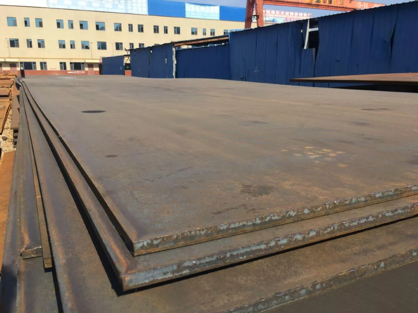 Wear-resistant steel plate